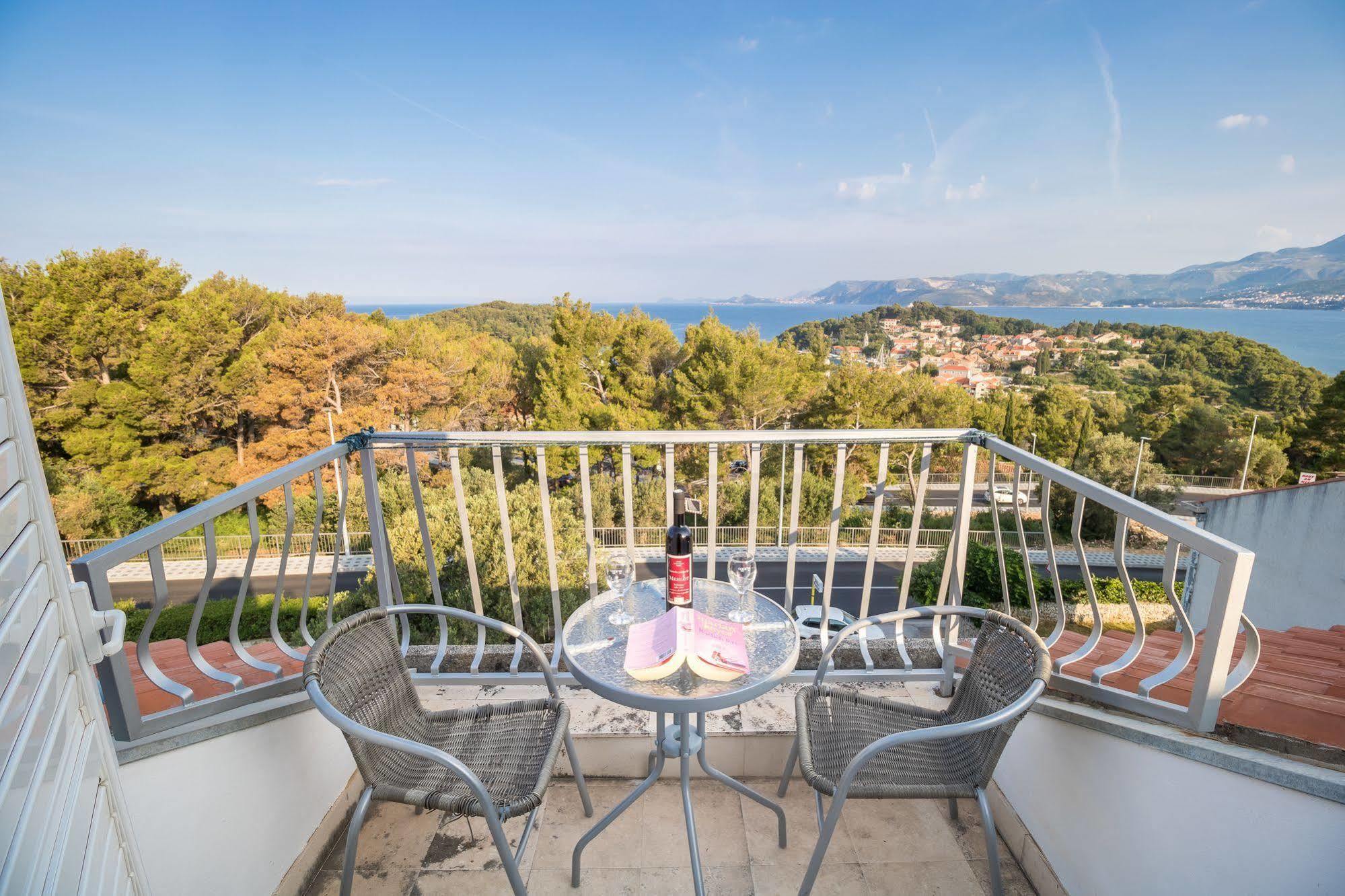 Pansion Lovac Hotel Cavtat Exterior photo